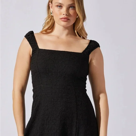 ASTR TIE BACK CRINKLE SHOULDER MIDI DRESS ❤️NWT IN STORES❤️ M=6/8 - Picture 3 of 8